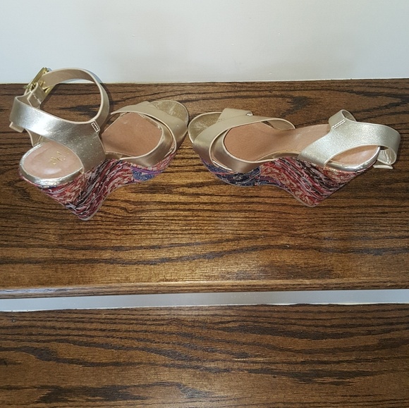 Gold with Multi color Wedges - Picture 8 of 8